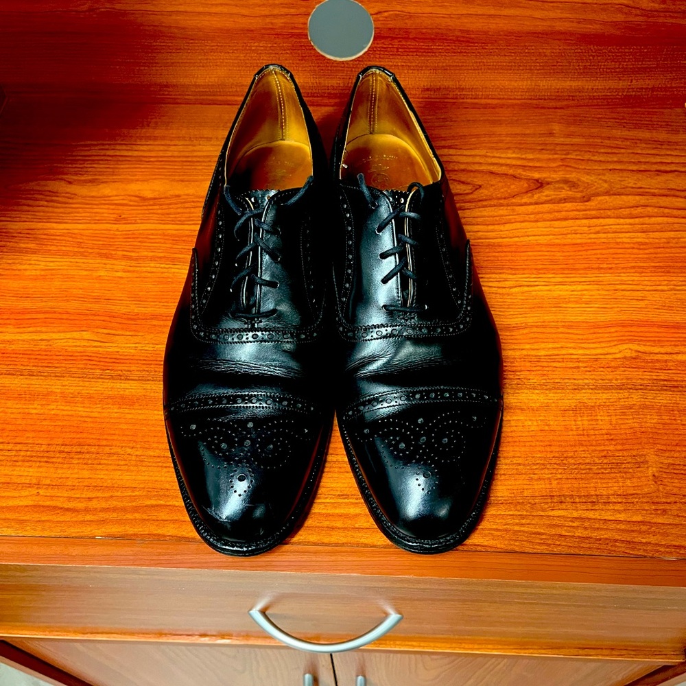 Men’s size 11 Brooks Brothers